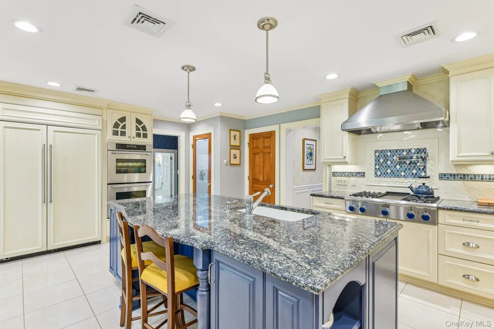 1442 Stevenson Circle Hewlett, NY 11557