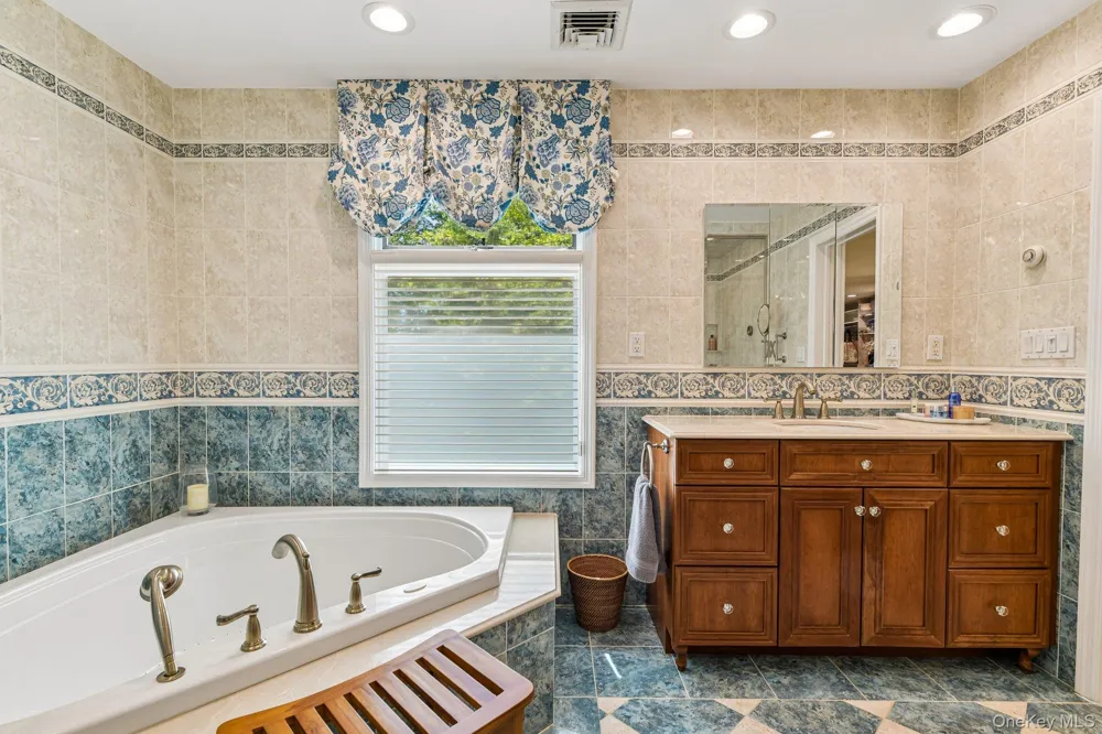 1442 Stevenson Circle Hewlett, NY 11557
