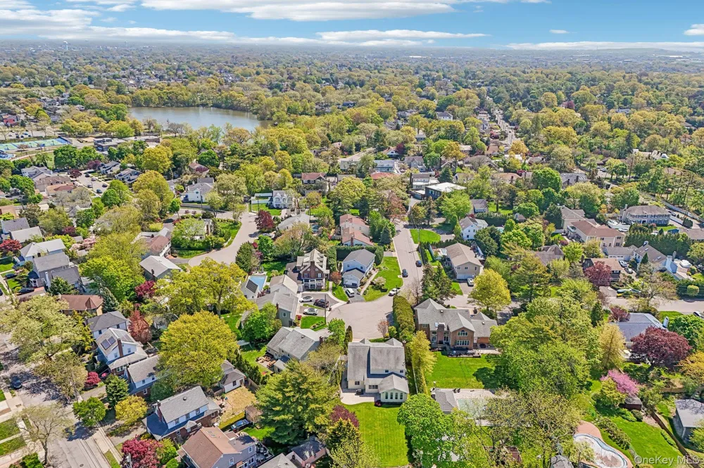 1442 Stevenson Circle Hewlett, NY 11557