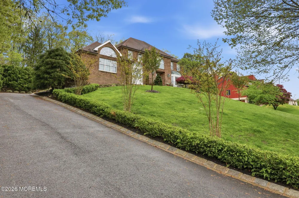 32 Wesley Court Eatontown, NJ 07724