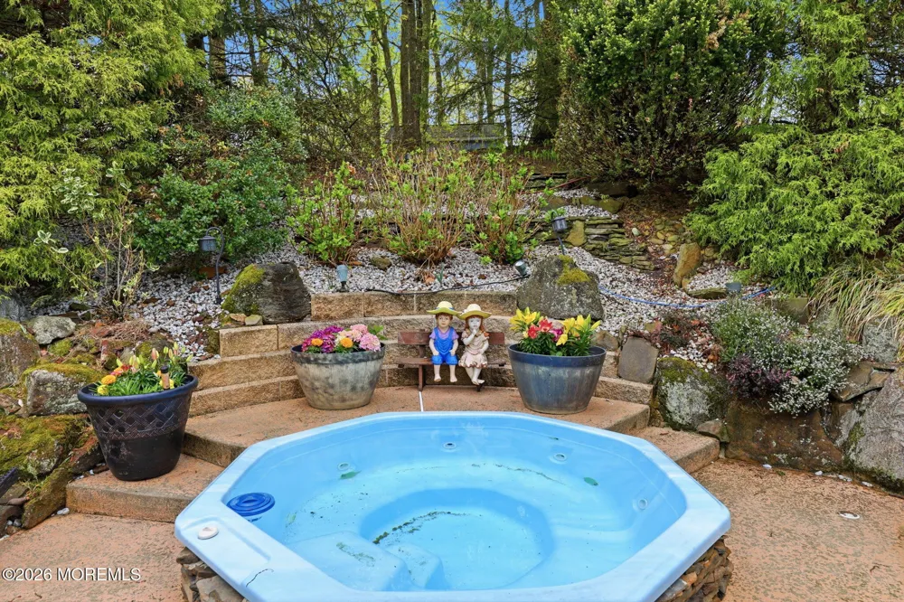32 Wesley Court Eatontown, NJ 07724