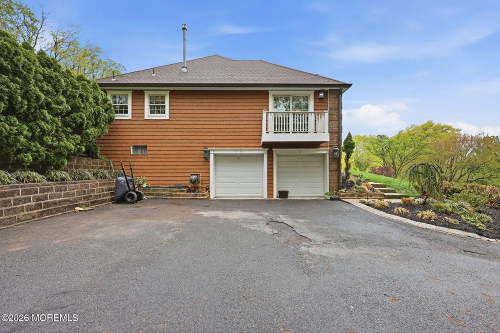 32 Wesley Court Eatontown, NJ 07724