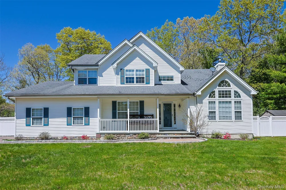 3 Sander Court Middle Island, NY 11953