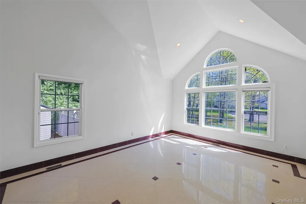 3 Sander Court Middle Island, NY 11953