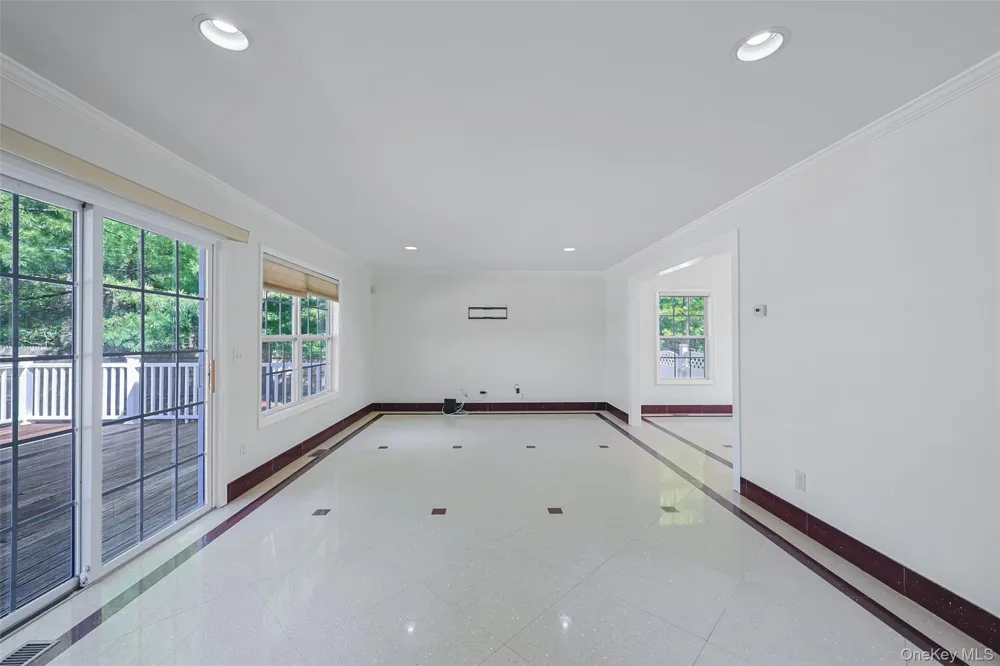 3 Sander Court Middle Island, NY 11953