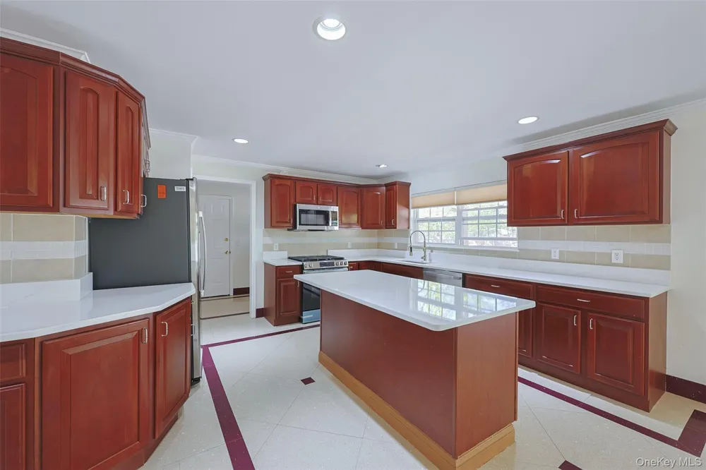 3 Sander Court Middle Island, NY 11953