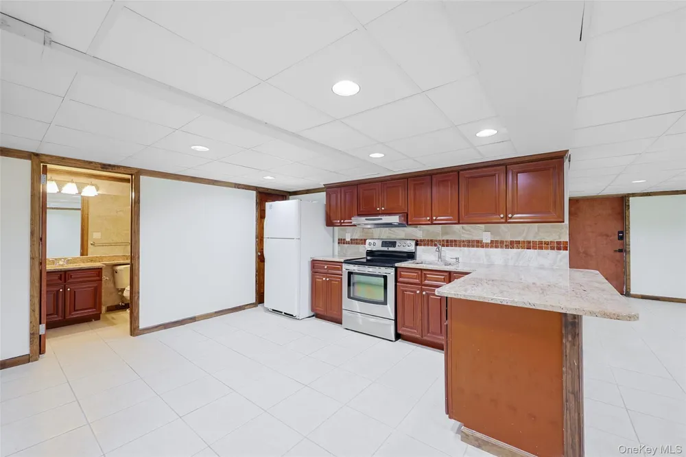 3 Sander Court Middle Island, NY 11953