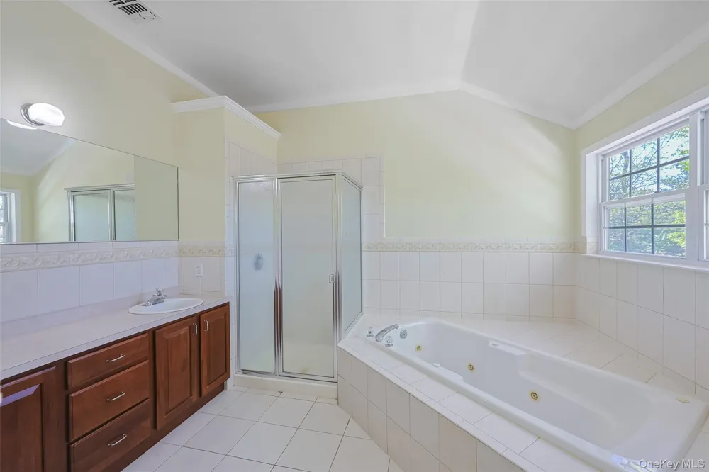 3 Sander Court Middle Island, NY 11953