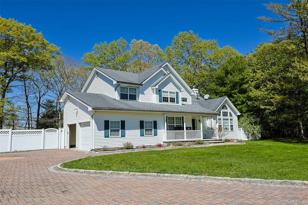 3 Sander Court Middle Island, NY 11953
