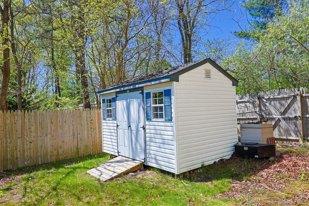 3 Sander Court Middle Island, NY 11953