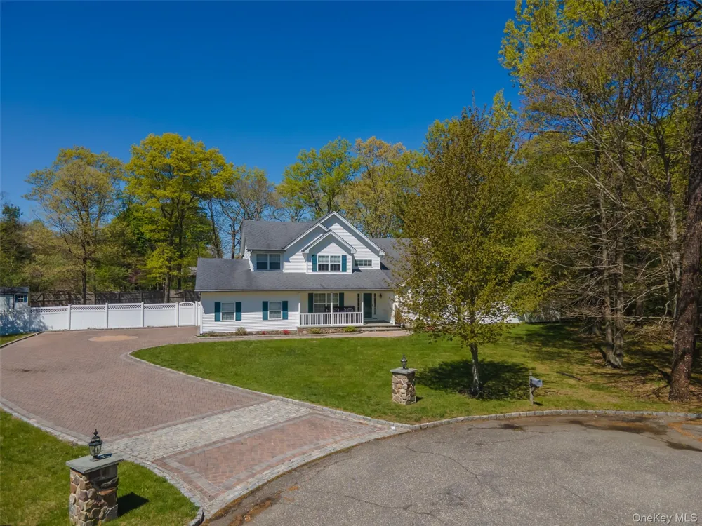 3 Sander Court Middle Island, NY 11953