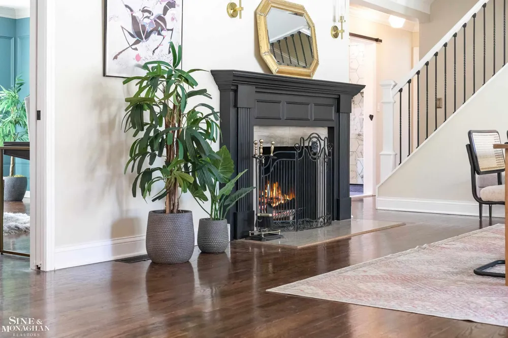 56 Hampton Road Village Of Grosse Pointe Shores City, MI 48236