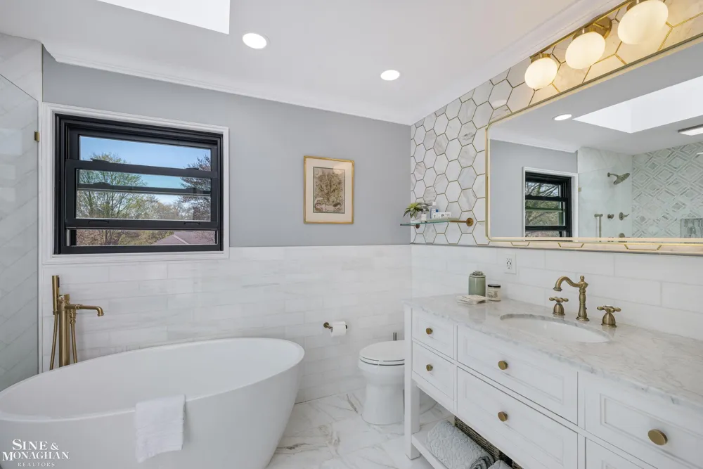 56 Hampton Road Village Of Grosse Pointe Shores City, MI 48236