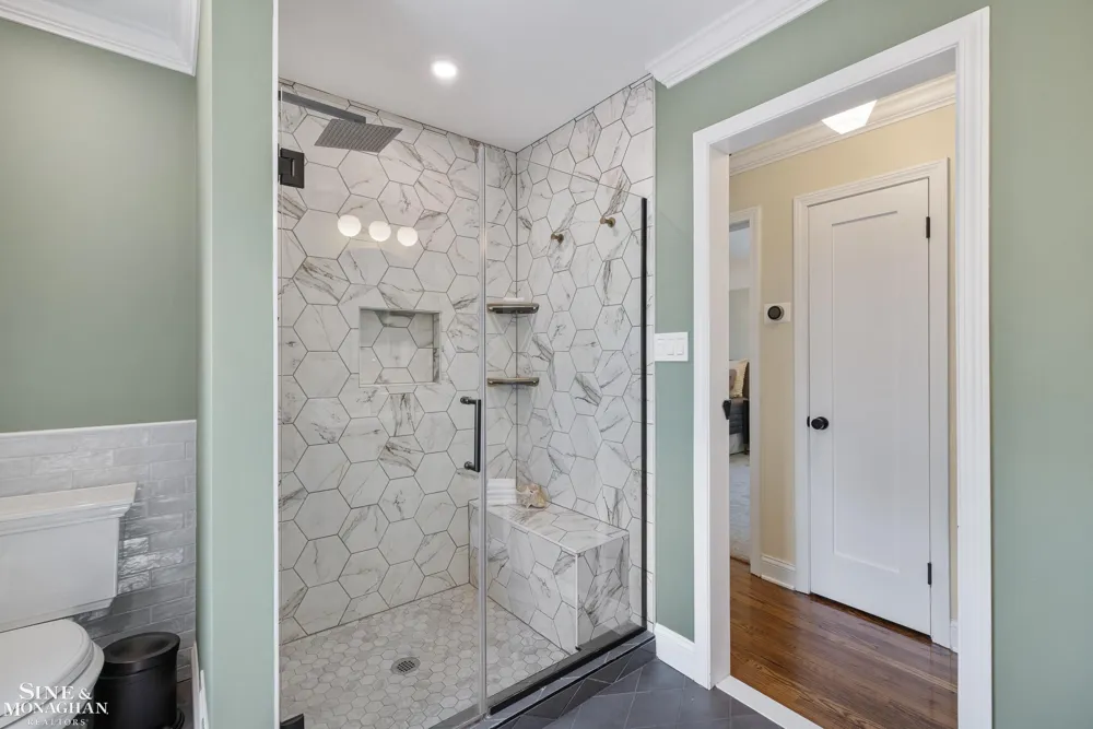 56 Hampton Road Village Of Grosse Pointe Shores City, MI 48236