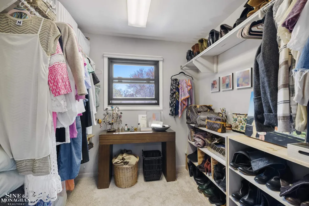 56 Hampton Road Village Of Grosse Pointe Shores City, MI 48236