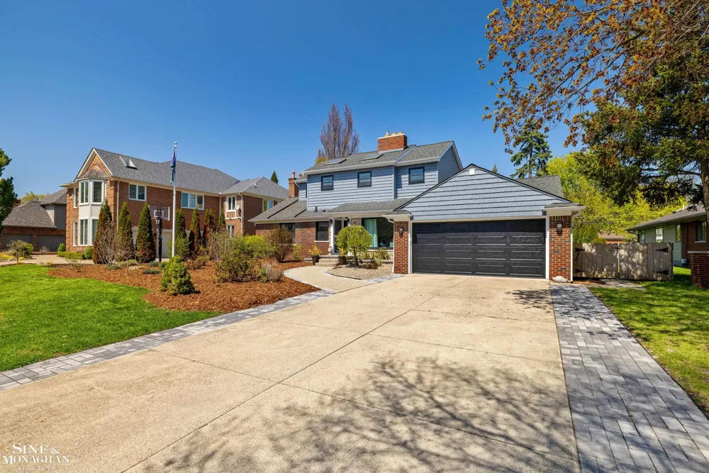 56 Hampton Road Village Of Grosse Pointe Shores City, MI 48236