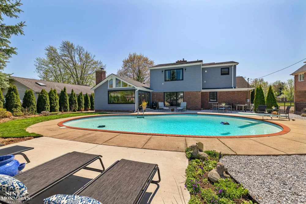56 Hampton Road Village Of Grosse Pointe Shores City, MI 48236