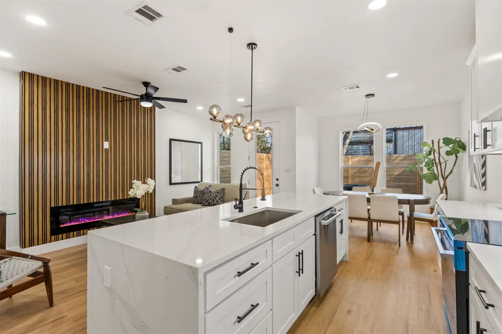 3526 Spring Avenue Dallas, TX 75210