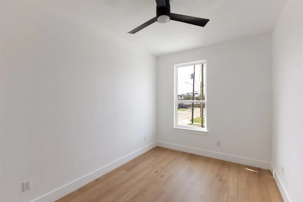 3526 Spring Avenue Dallas, TX 75210