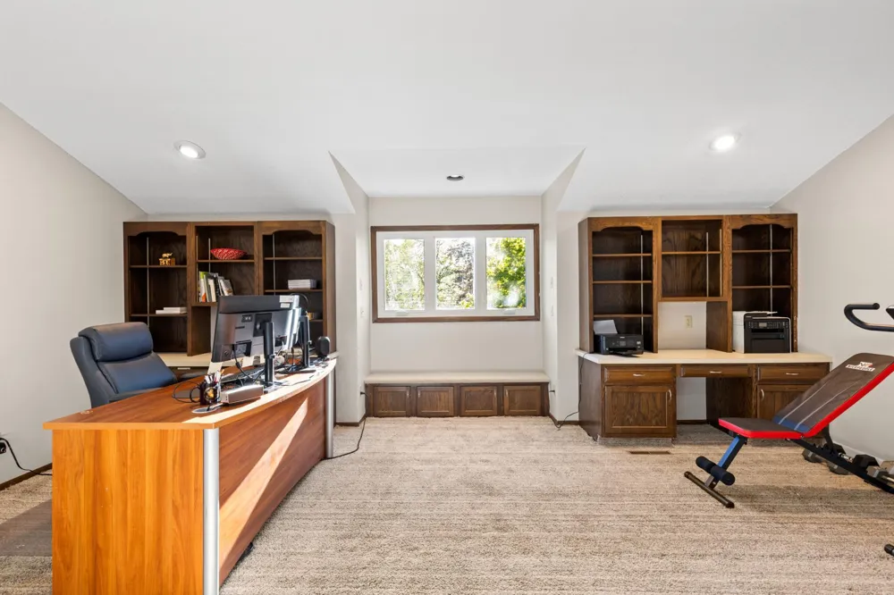 2904 Silver Lake Court NE Saint Anthony, MN 55421