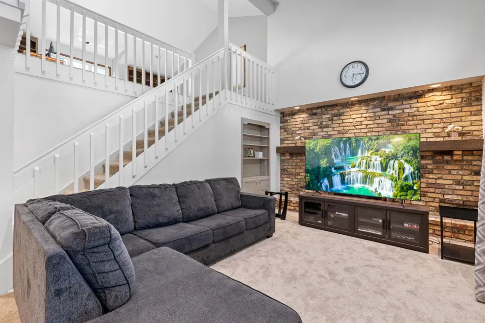 2904 Silver Lake Court NE Saint Anthony, MN 55421