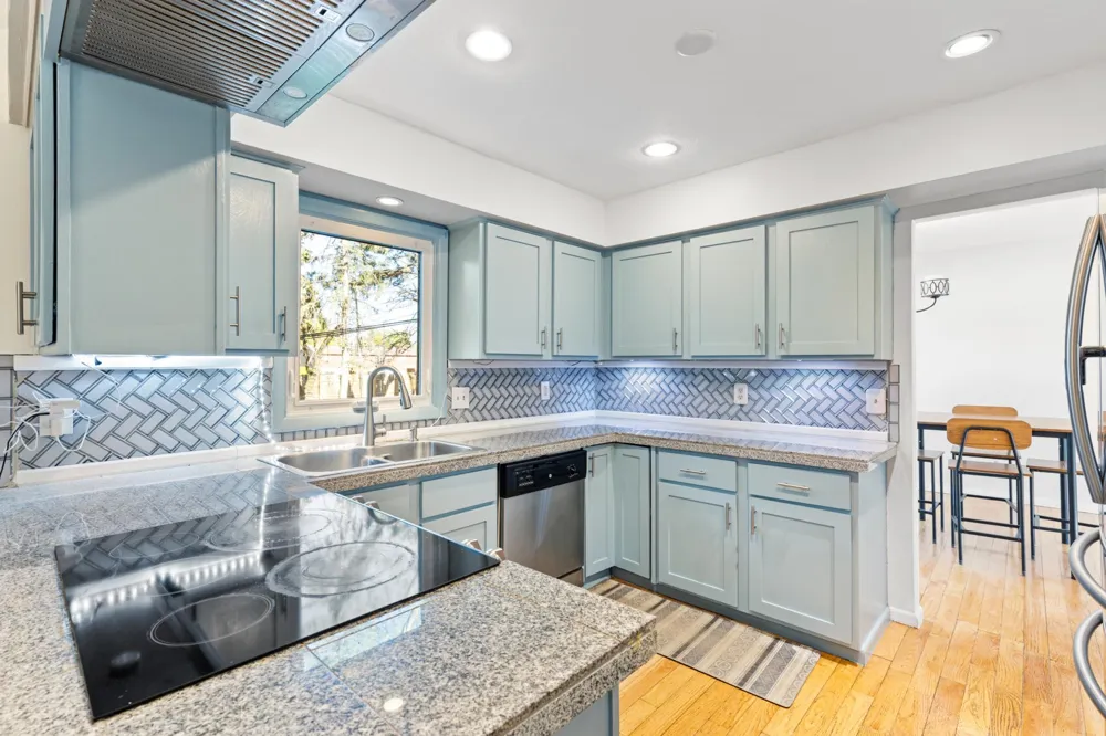 2904 Silver Lake Court NE Saint Anthony, MN 55421