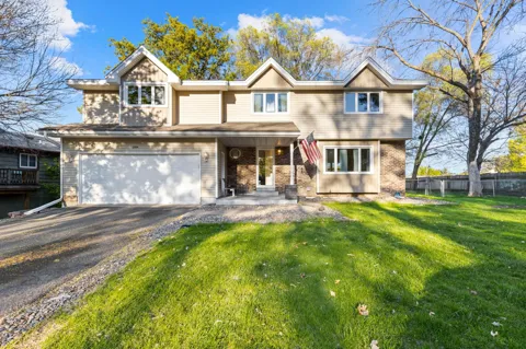 2904 Silver Lake Court NE