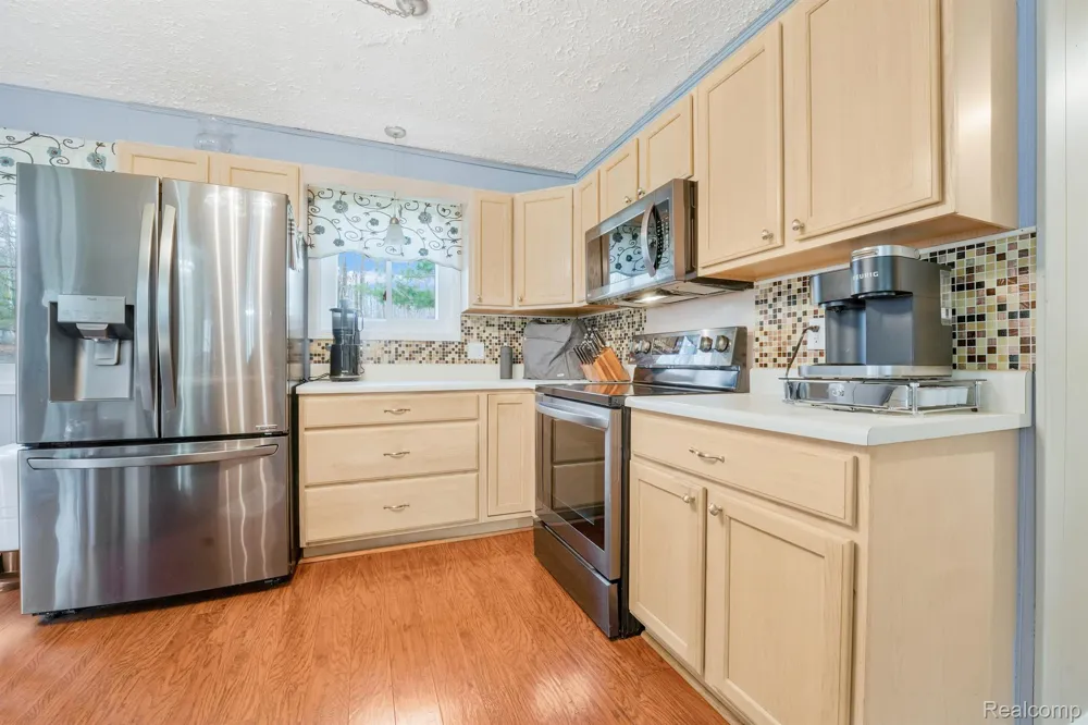 144 CANTON STREET Lyon Township, MI 48653