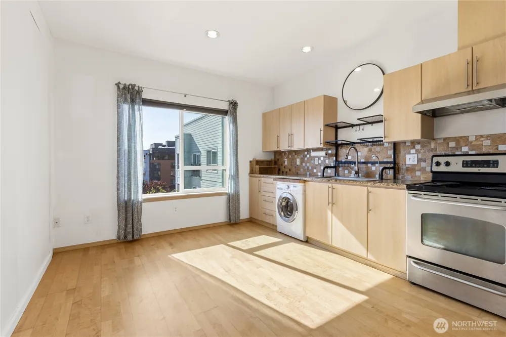 424 85th Street #404 Seattle, WA 98103
