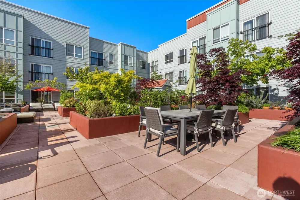 424 85th Street #404 Seattle, WA 98103