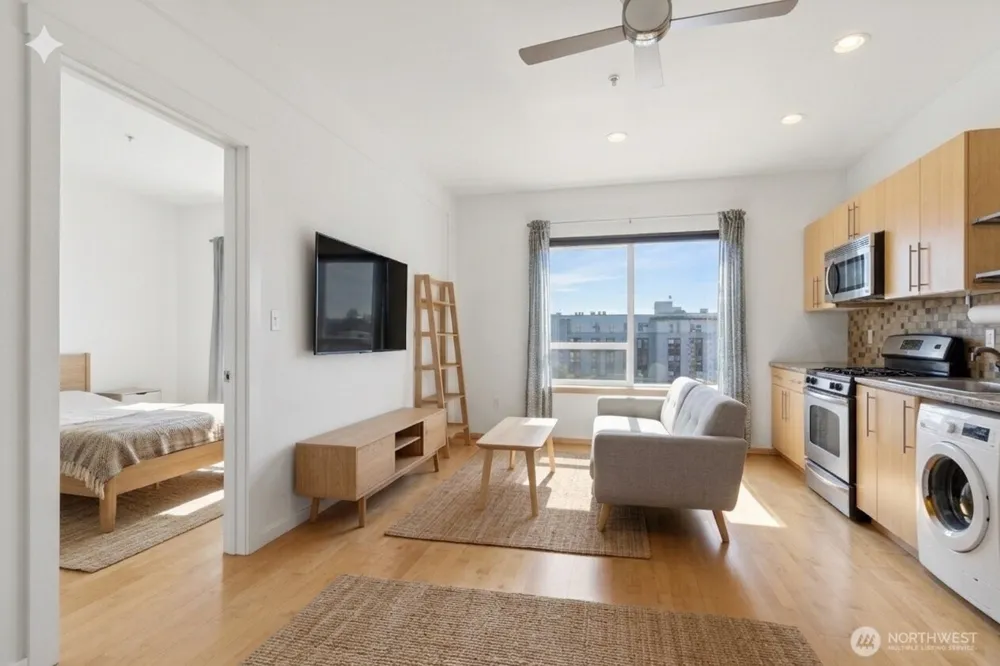 424 85th Street #404 Seattle, WA 98103