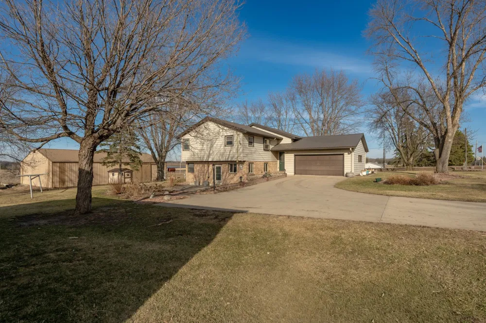 10460 County Road 50 Cologne, MN 55322