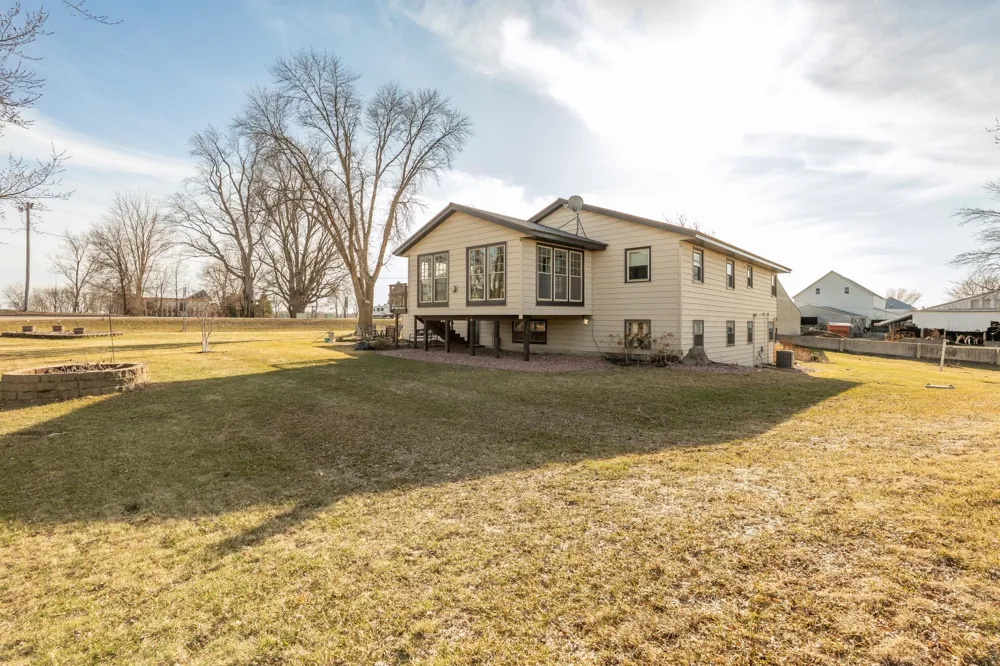 10460 County Road 50 Cologne, MN 55322