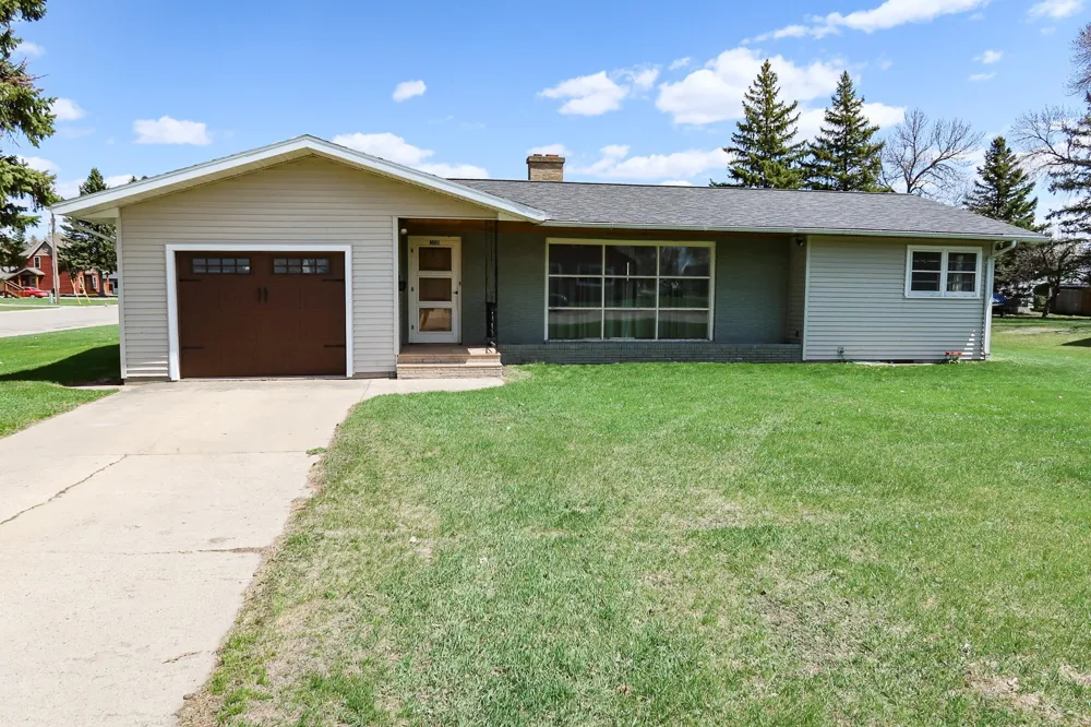 308 4th Street E Ada, MN 56510