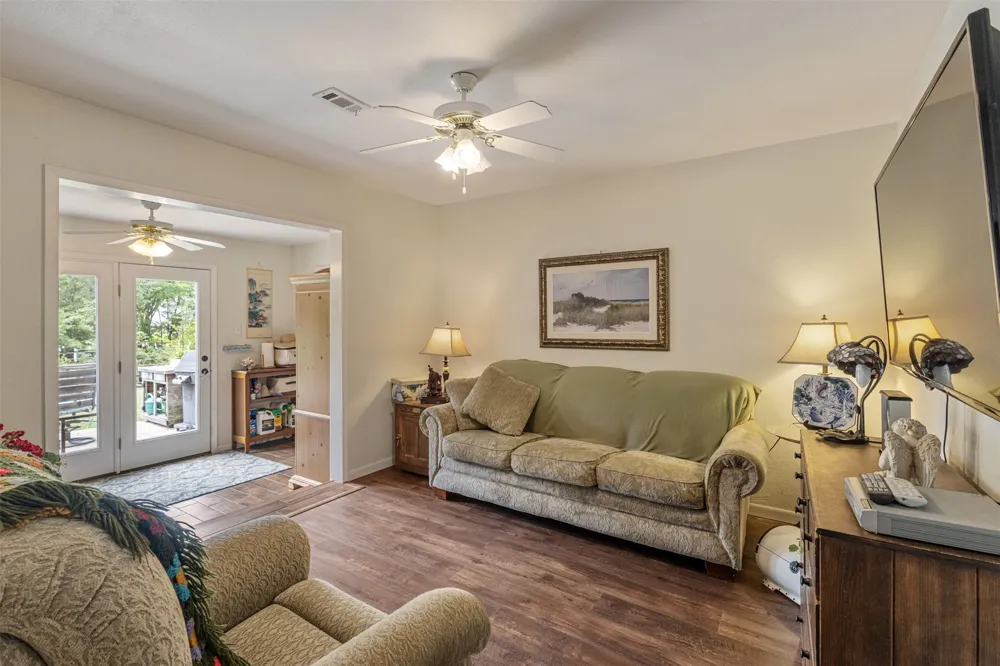 713 Midway Road Tool, TX 75143