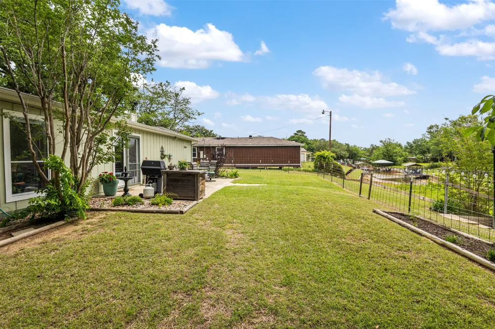 713 Midway Road Tool, TX 75143