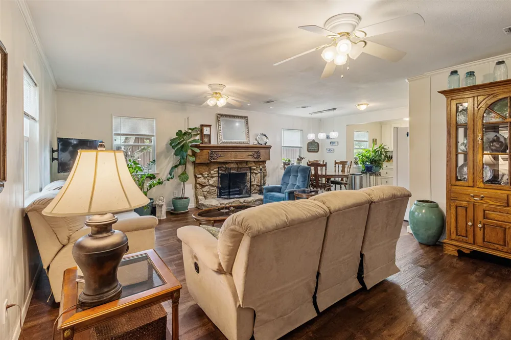 713 Midway Road Tool, TX 75143