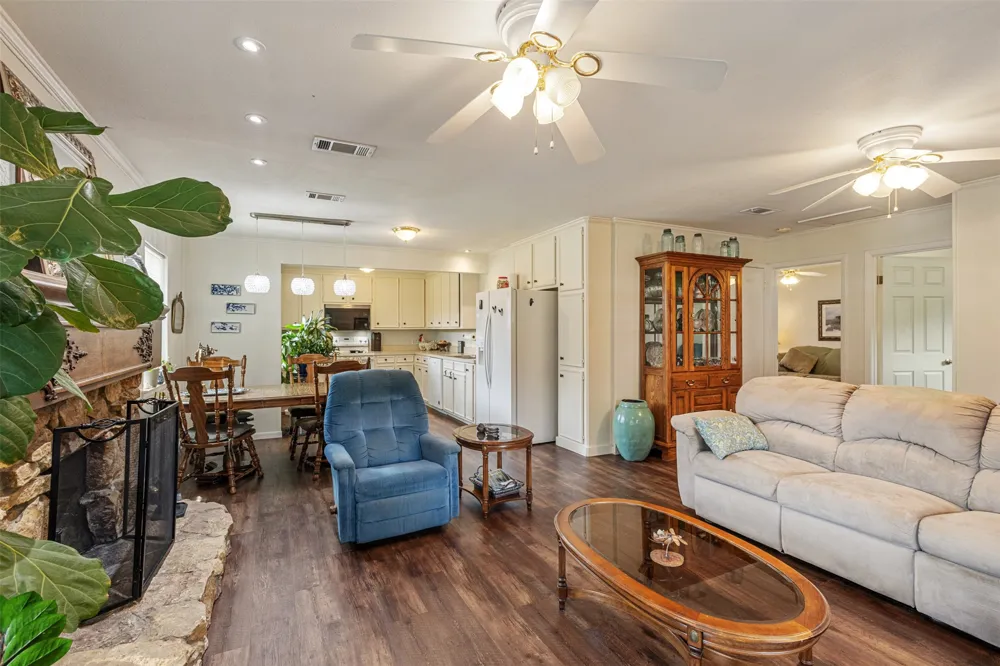 713 Midway Road Tool, TX 75143