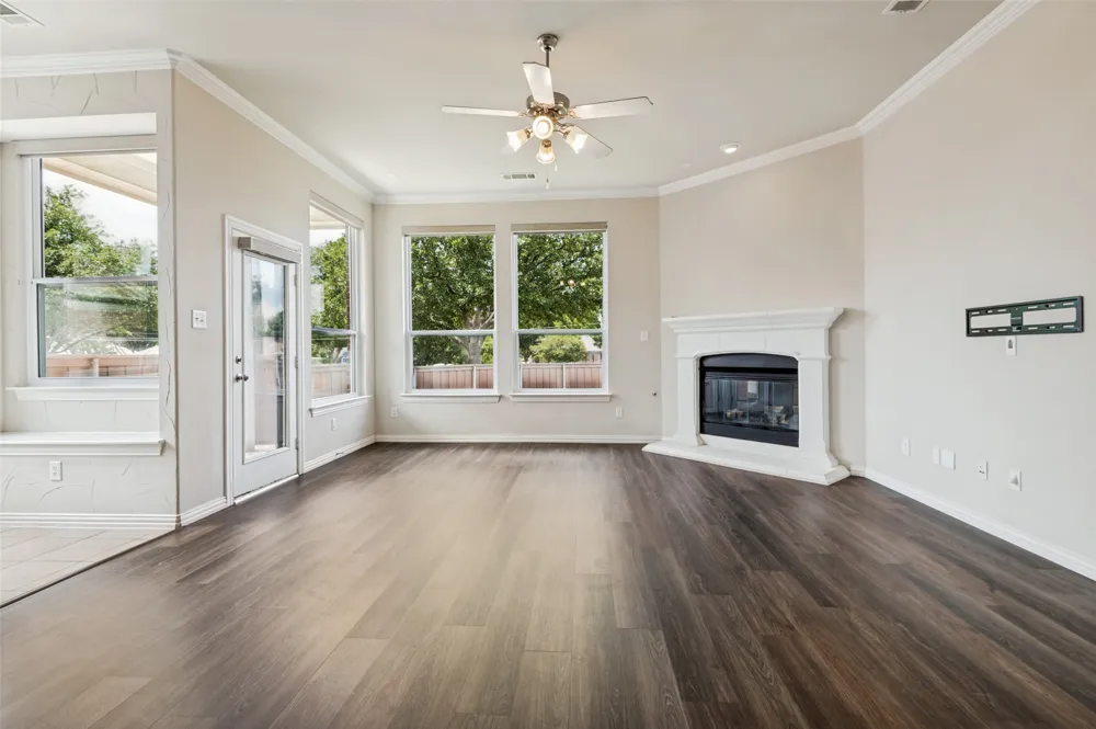 3815 Morning Dove Carrollton, TX 75007