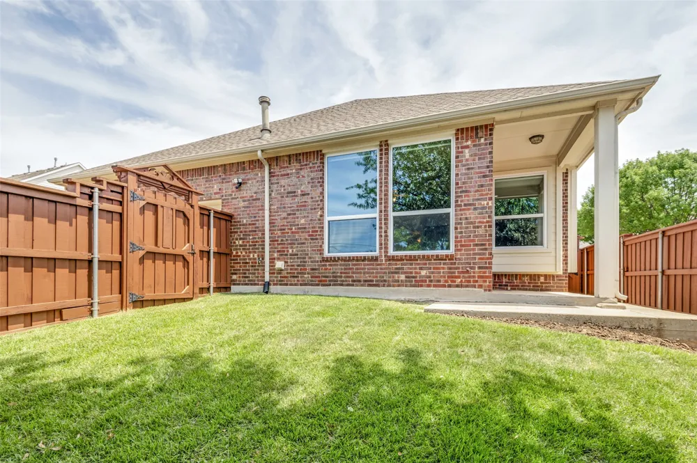 3815 Morning Dove Carrollton, TX 75007