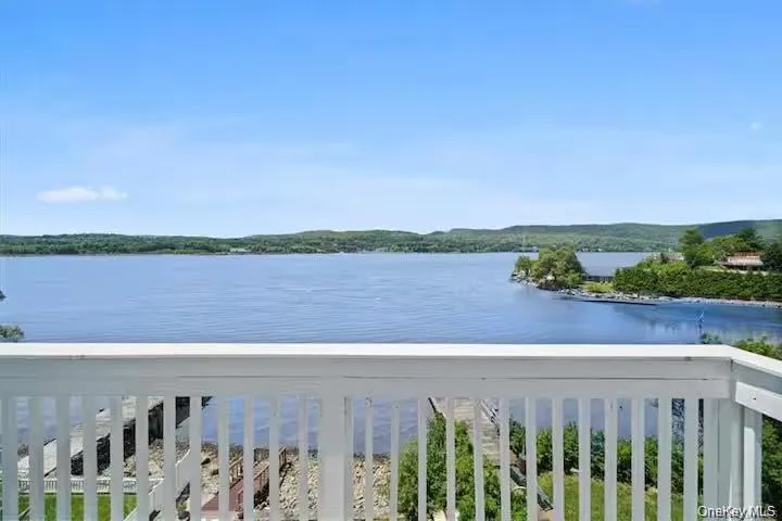31 Wayne Avenue Verplanck, NY 10596