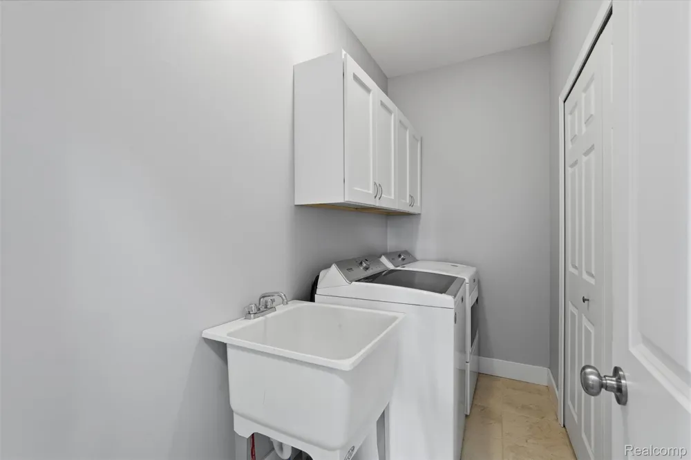 1745 Welland Street Howell City, MI 48855