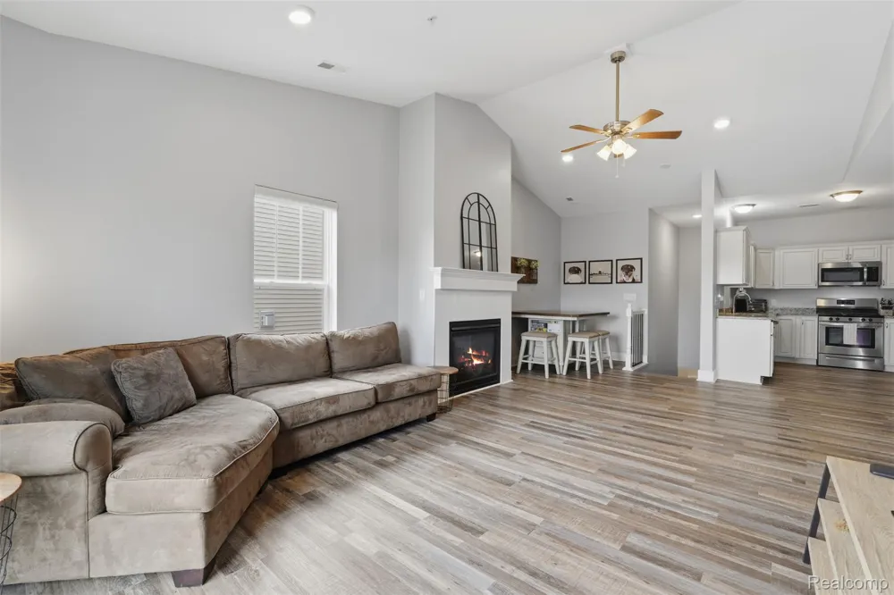 1745 Welland Street Howell City, MI 48855