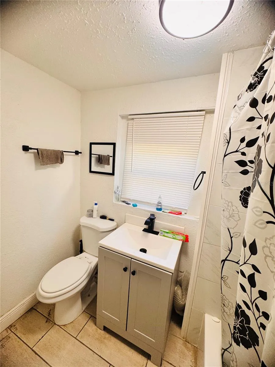 8710 TANGERINE PLACE Tampa, FL 33617
