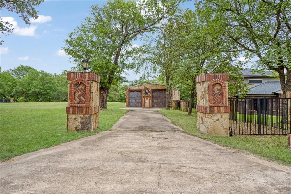 380 Timber Lakes Drive Powderly, TX 75473