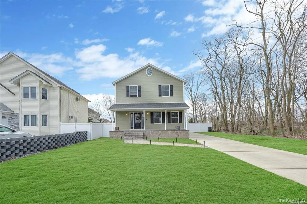 1246 Oakfield Avenue Wantagh, NY 11793