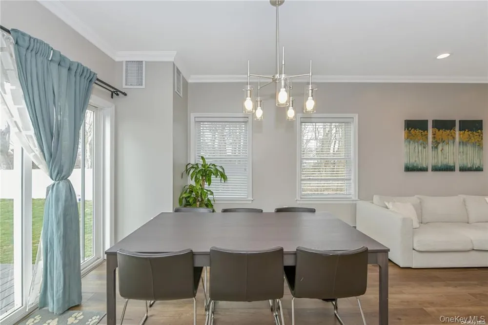 1246 Oakfield Avenue Wantagh, NY 11793