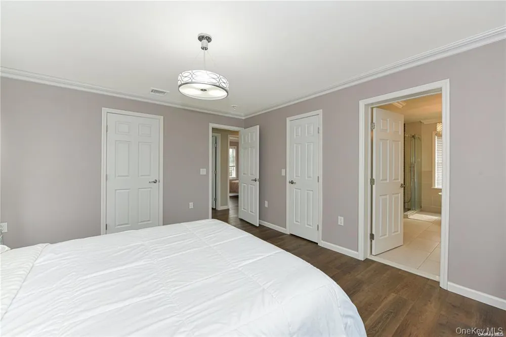 1246 Oakfield Avenue Wantagh, NY 11793