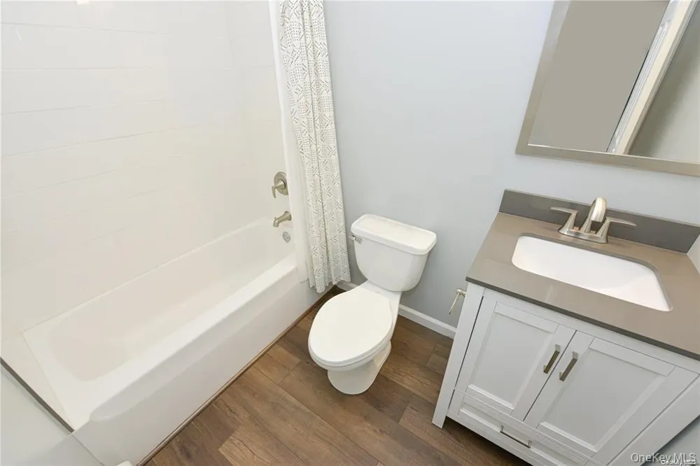 1246 Oakfield Avenue Wantagh, NY 11793