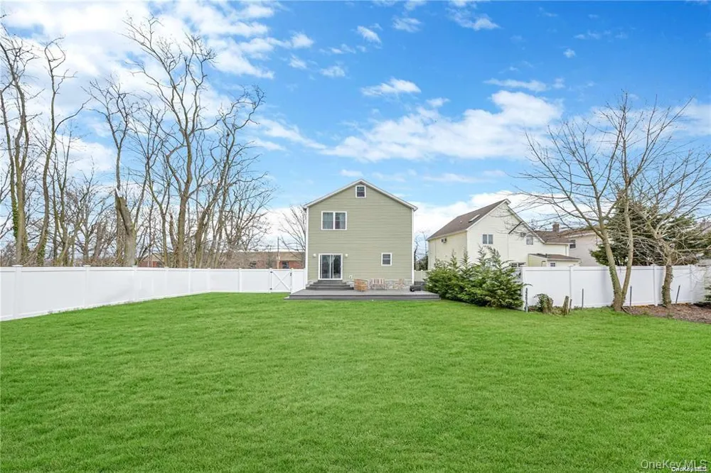 1246 Oakfield Avenue Wantagh, NY 11793